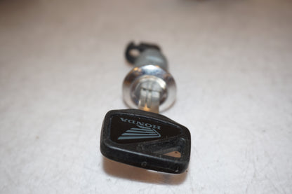 Extrabilder på Låssats från en Honda VTR 1000 F -2001 motorcykel.