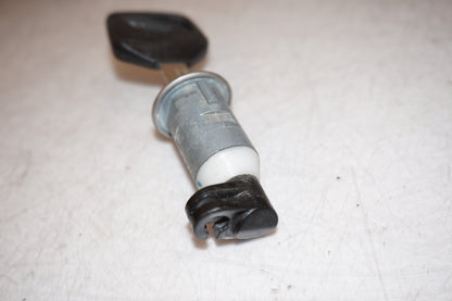 Extrabilder på Låssats från en Honda VTR 1000 F -2001 motorcykel.