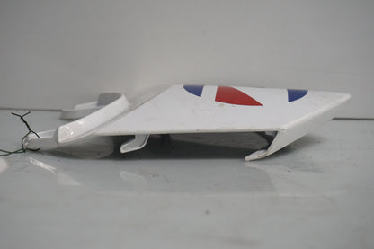 Snett uppifrån på Bakvinge från en Honda CB 500 F -2013 motorcykel.