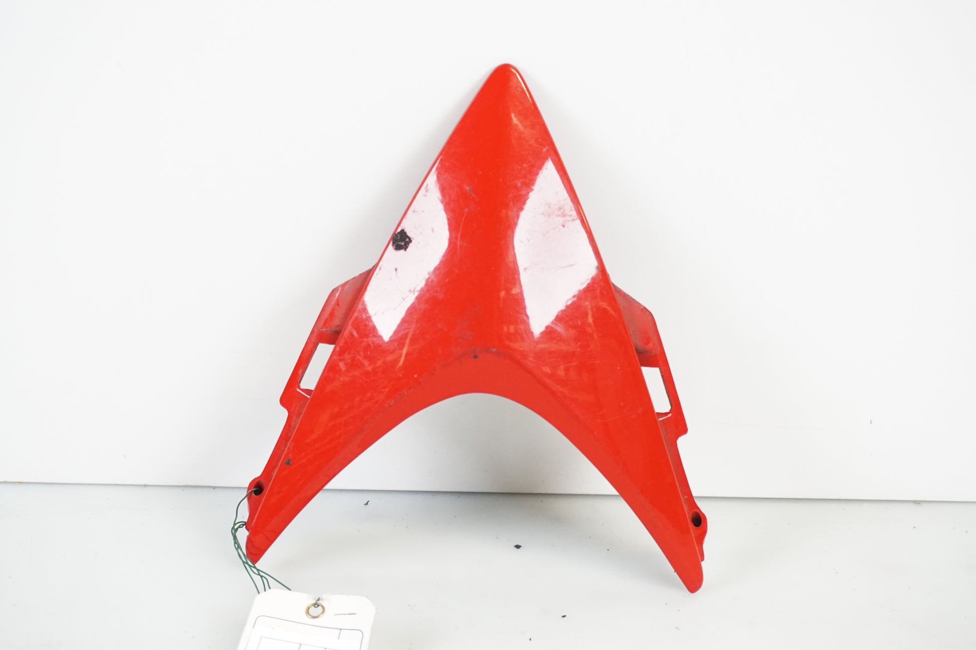 Framsidan på Toppkåpa från en Honda CBR 125 R -2005 motorcykel.