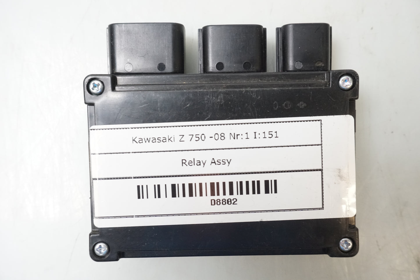Framsidan på Relay Assy från en Kawasaki Z 750 -2008 motorcykel.