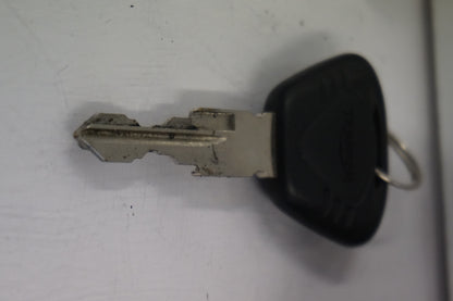 Höger sida på Låssats från en Triumph Speed Triple -2011 motorcykel.