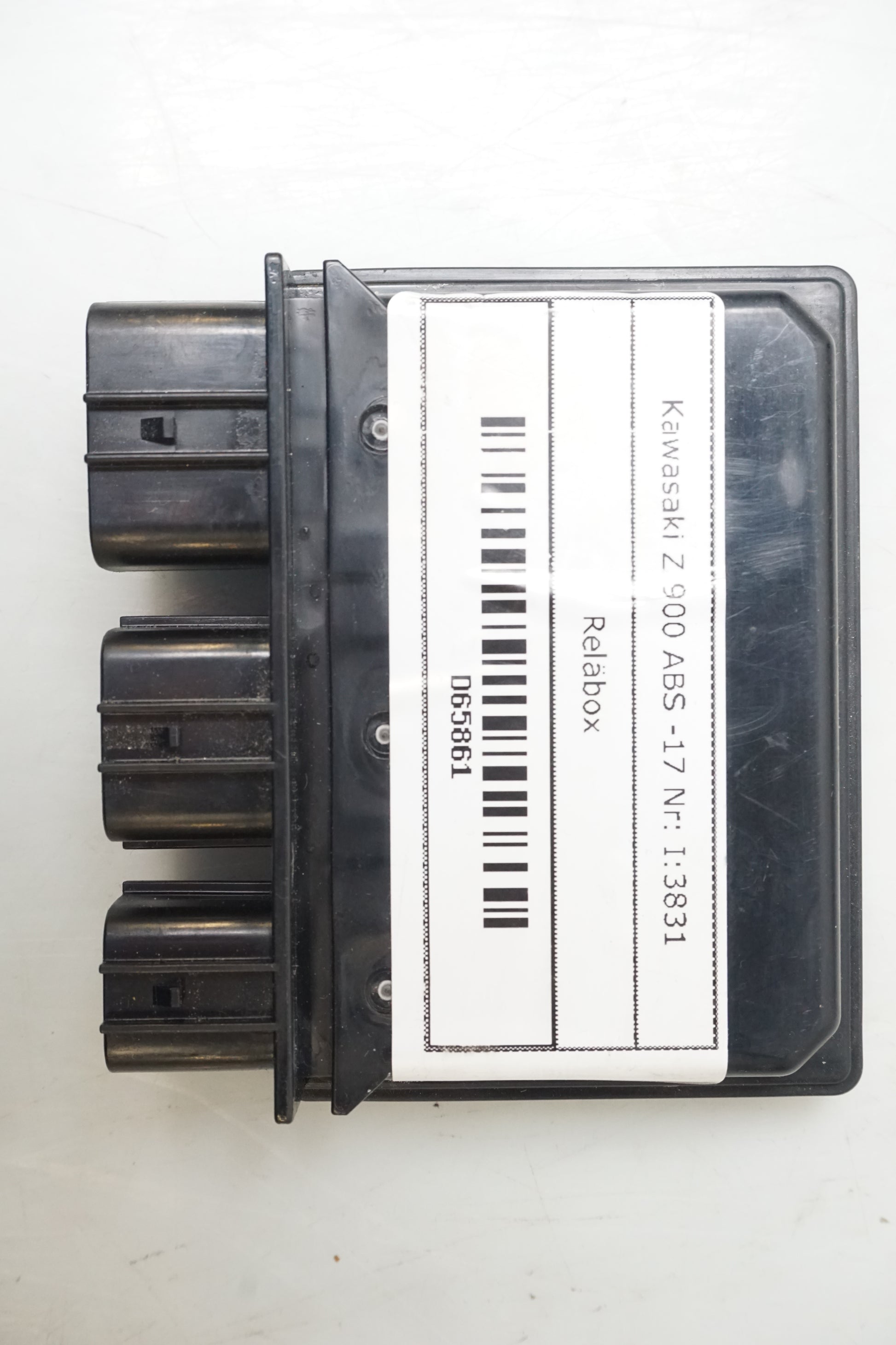 Framsidan på Reläbox från en Kawasaki Z 900 -2017 motorcykel.