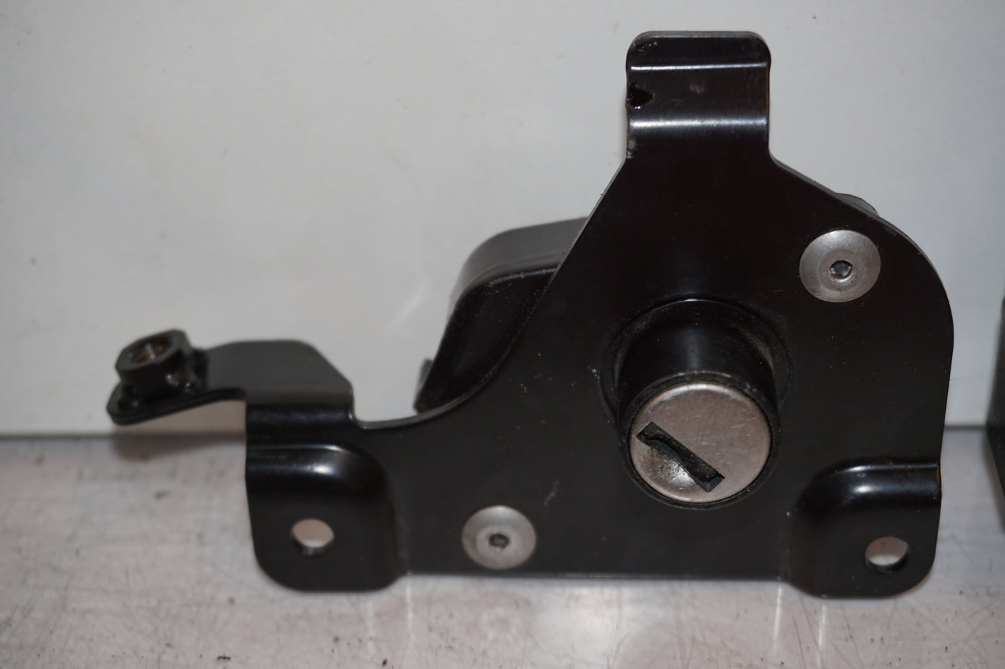 Extrabild1 på Låssats från en Triumph Speed Triple -2011 motorcykel.