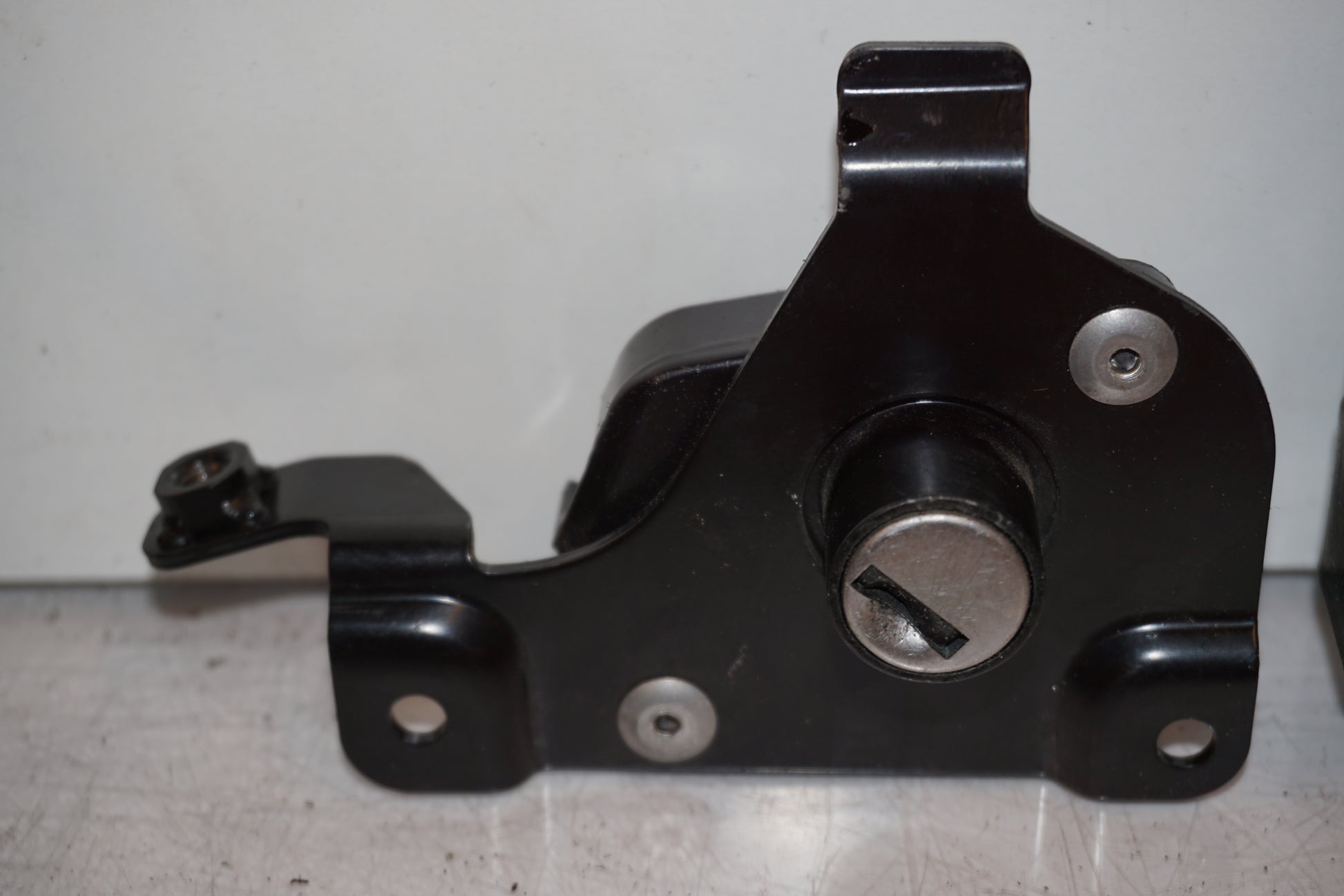 Extrabild1 på Låssats från en Triumph Speed Triple -2011 motorcykel.