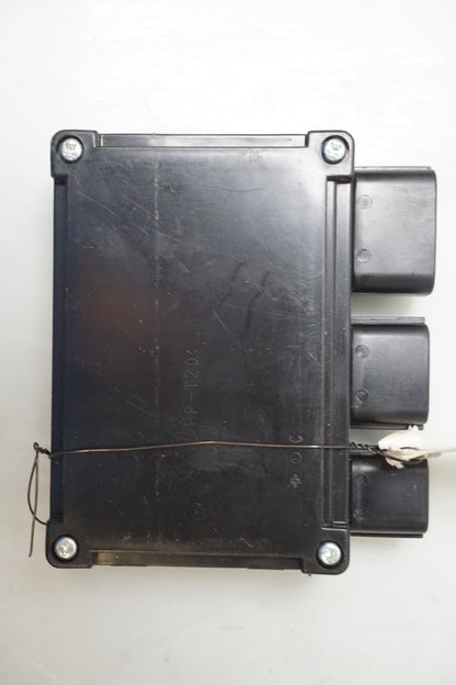 Baksidan på Reläbox från en Kawasaki Z 800 -2014 motorcykel.