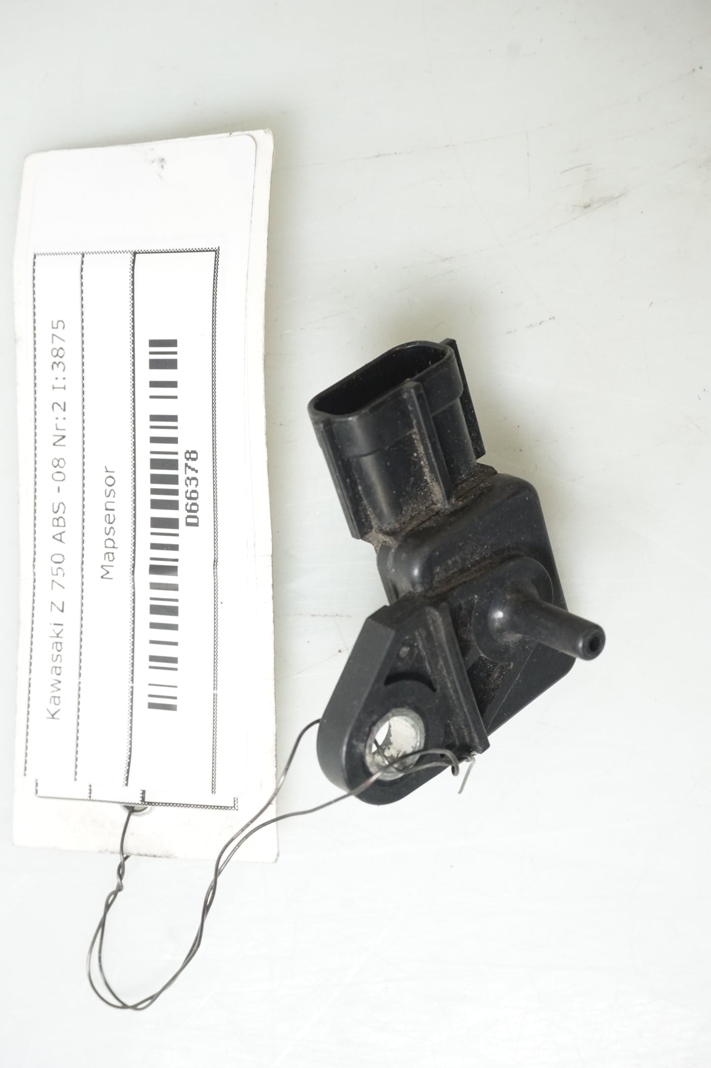 Framsidan på Mapsensor från en Kawasaki Z 750 -2008 motorcykel.