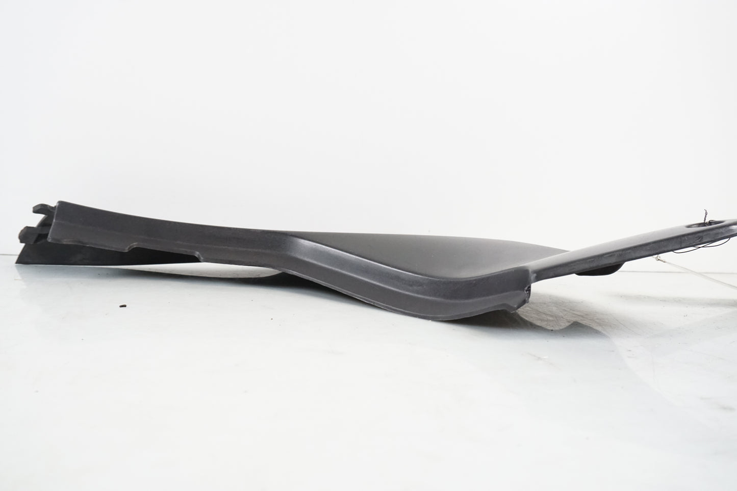 Vänster sida på Sidopanel från en Honda CB 600 Hornet -2001 motorcykel.