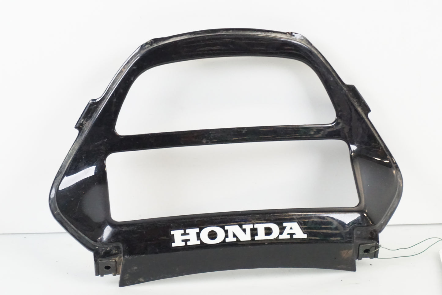 Framsidan på Baklampplast från en Honda CBR 900 RR -1997 motorcykel.