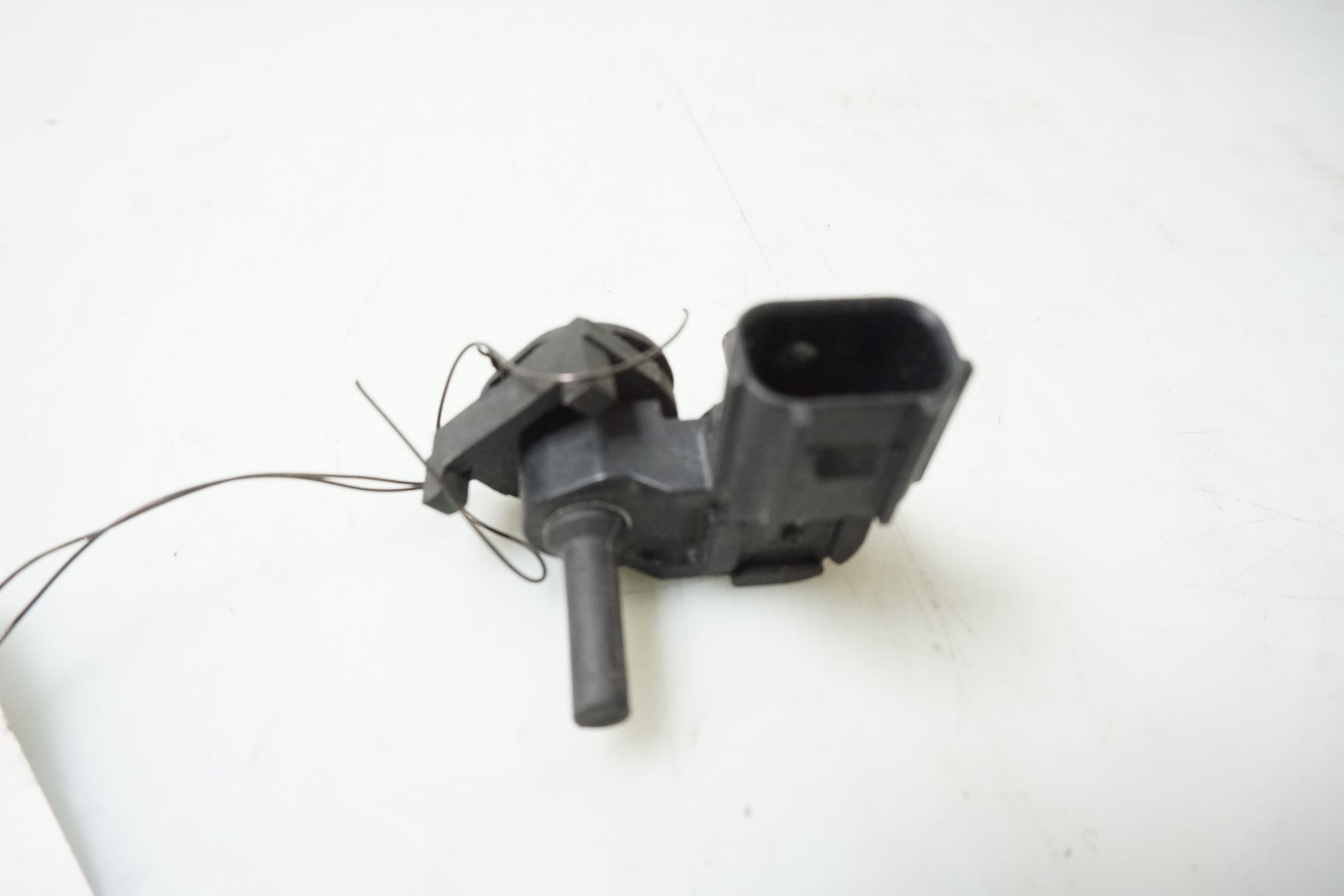 Baksidan på Mapsensor från en Kawasaki Z 800 -2014 motorcykel.