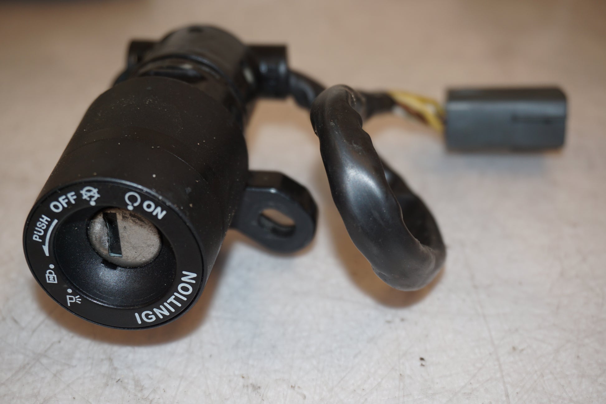 Extrabilder på Låssats från en Triumph Speed Triple -2011 motorcykel.