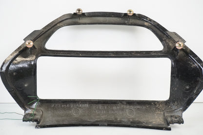 Snett nerifrån på Baklampplast från en Honda CBR 900 RR -1997 motorcykel.