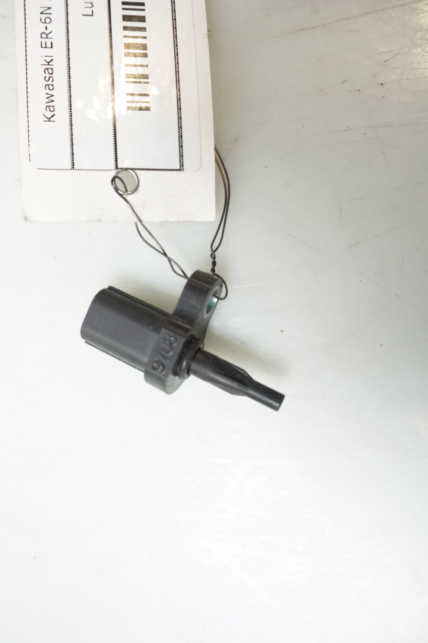 Framsidan på Luftburk från en Kawasaki ER-6N -2010 motorcykel.