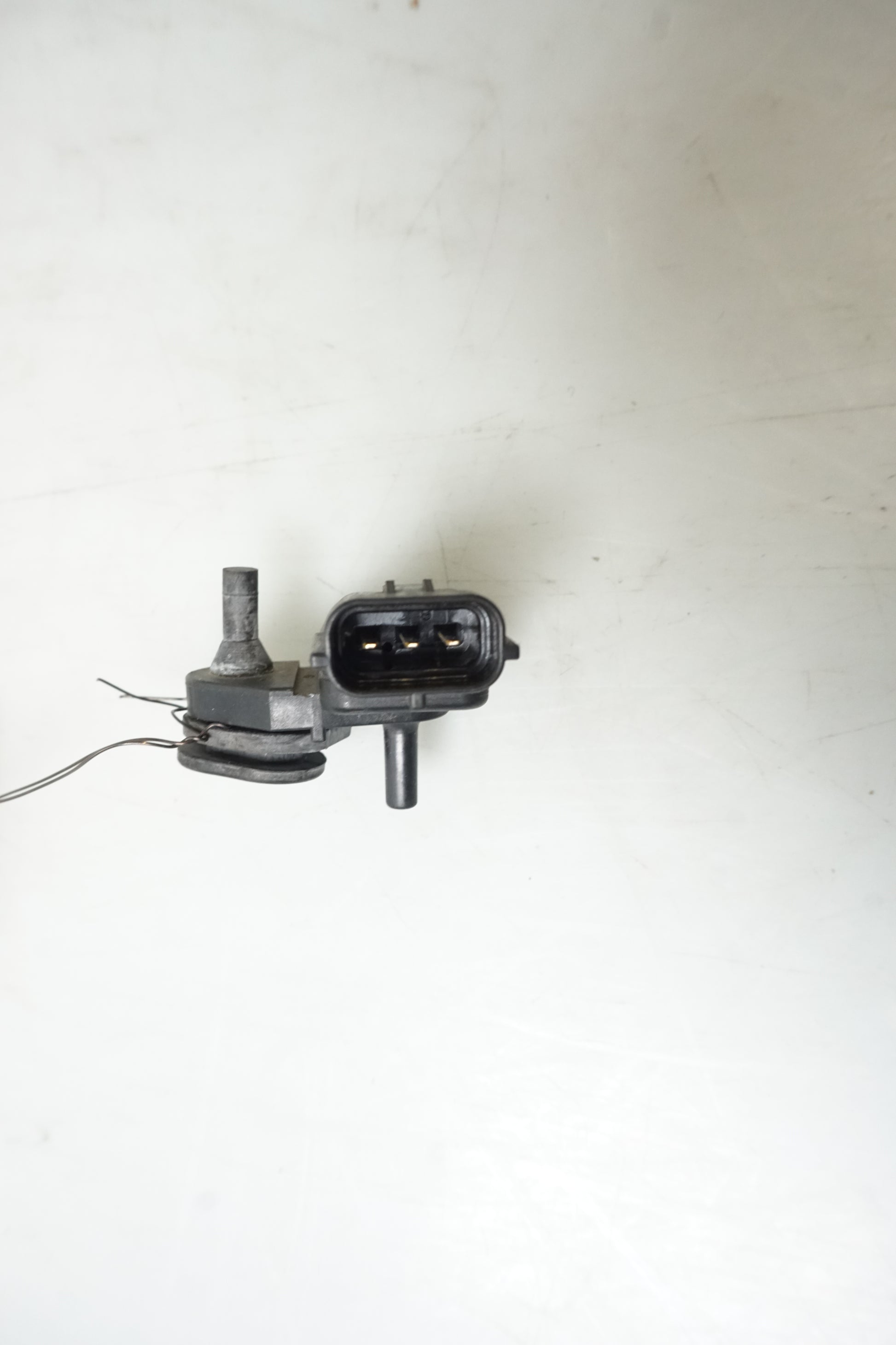 Framsidan på Mapsensor från en Kawasaki ER-6N -2006 motorcykel.