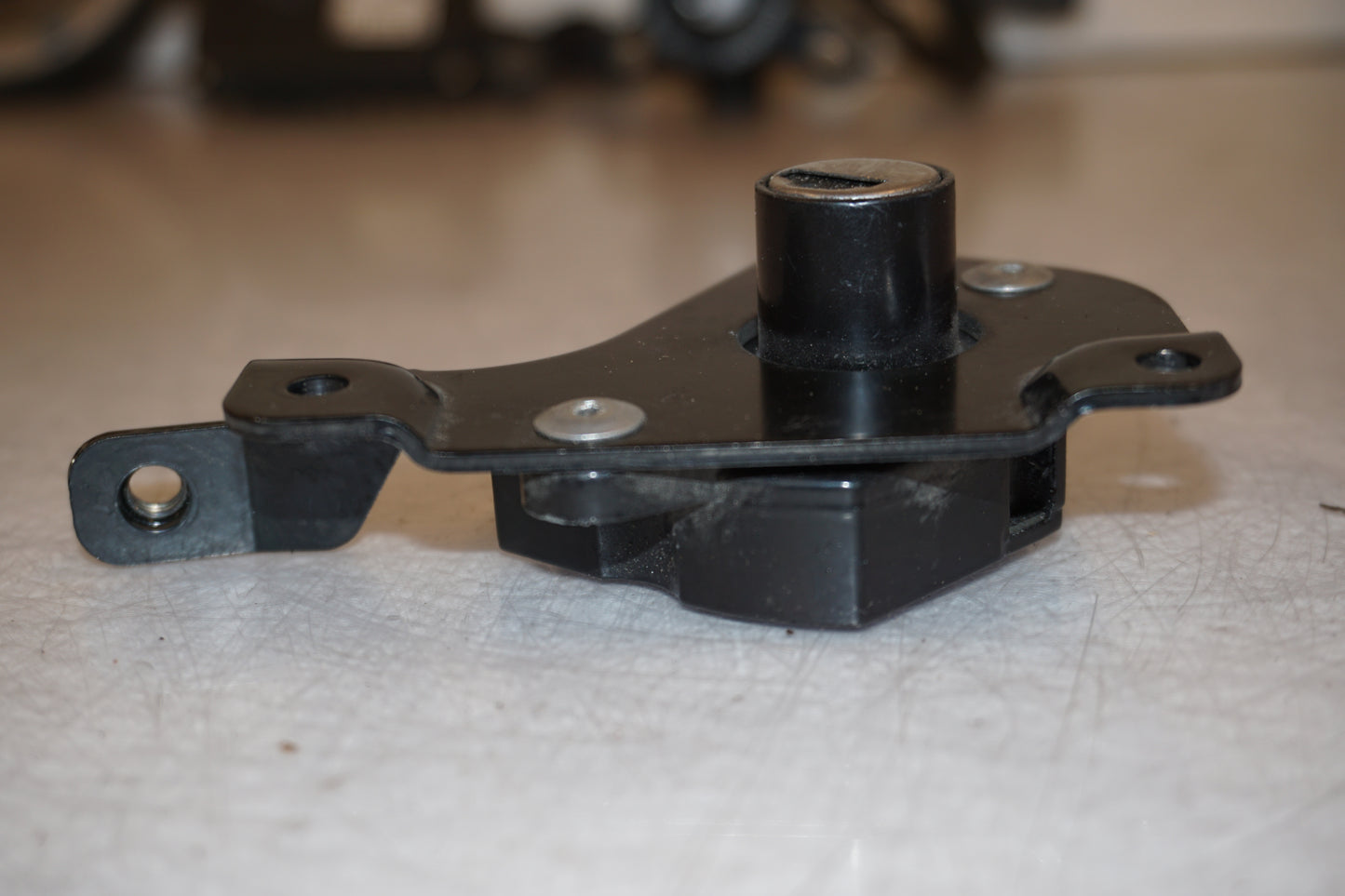 Extrabilder på Låssats från en Triumph Speed Triple -2011 motorcykel.