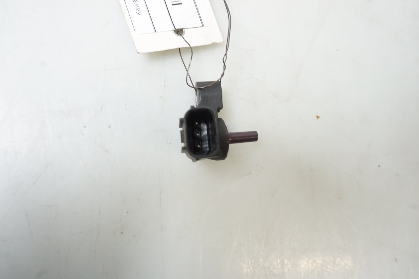 Framsidan på Mapsensor från en Kawasaki ER-6N -2010 motorcykel.