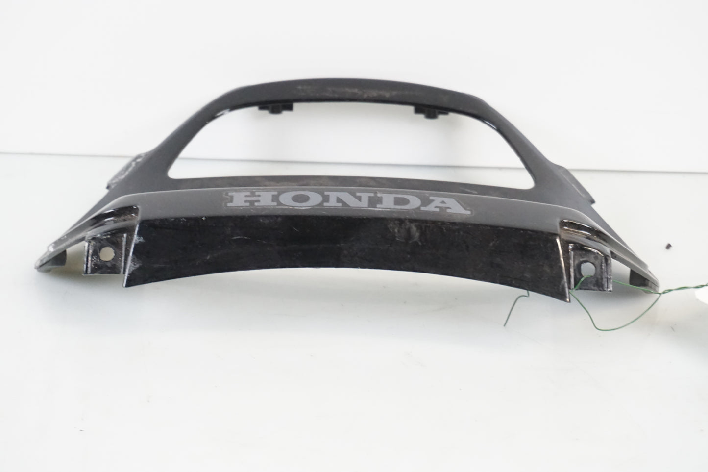 Baksidan på Baklampplast från en Honda CBR 900 RR -1997 motorcykel.