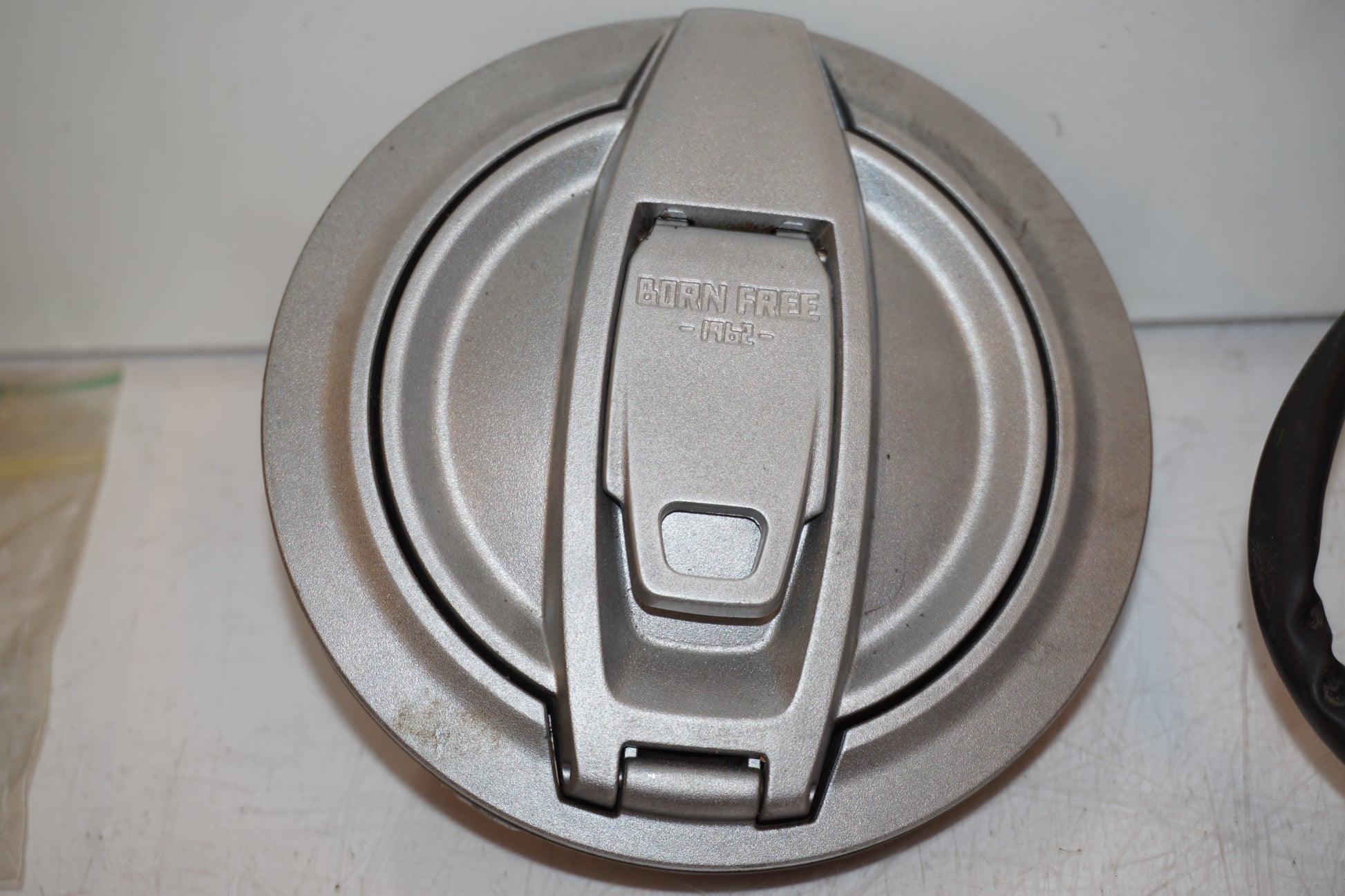 Höger sida på Låssats från en Ducati Scrambler 800 -2016 motorcykel.