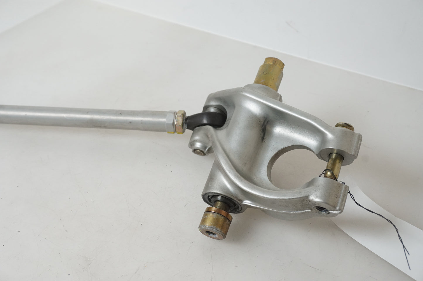 Liaison d'amortisseur