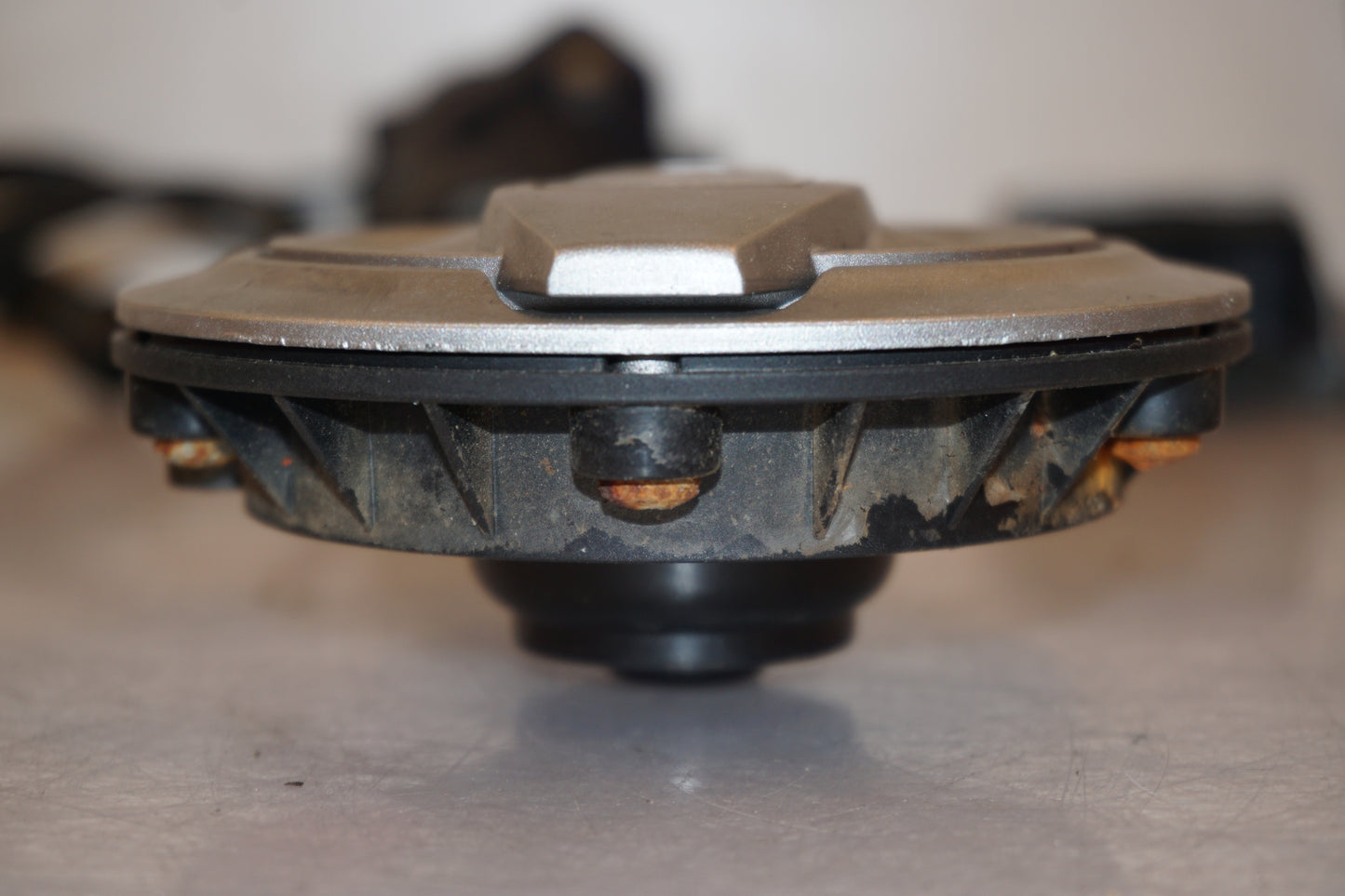 Extrabild4 på Låssats från en Ducati Scrambler 800 -2016 motorcykel.