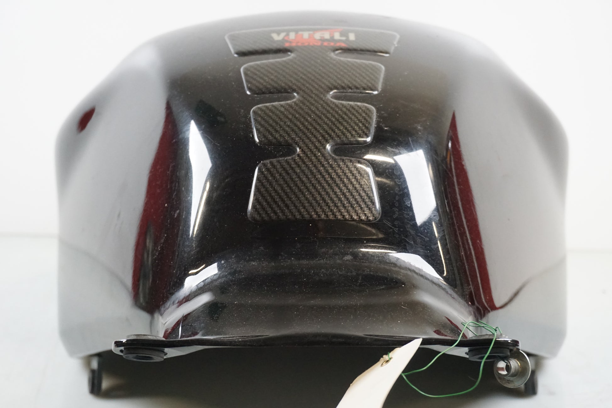 Baksidan på Bensintankskåpa från en Honda CBR 600 RR -2003 motorcykel.