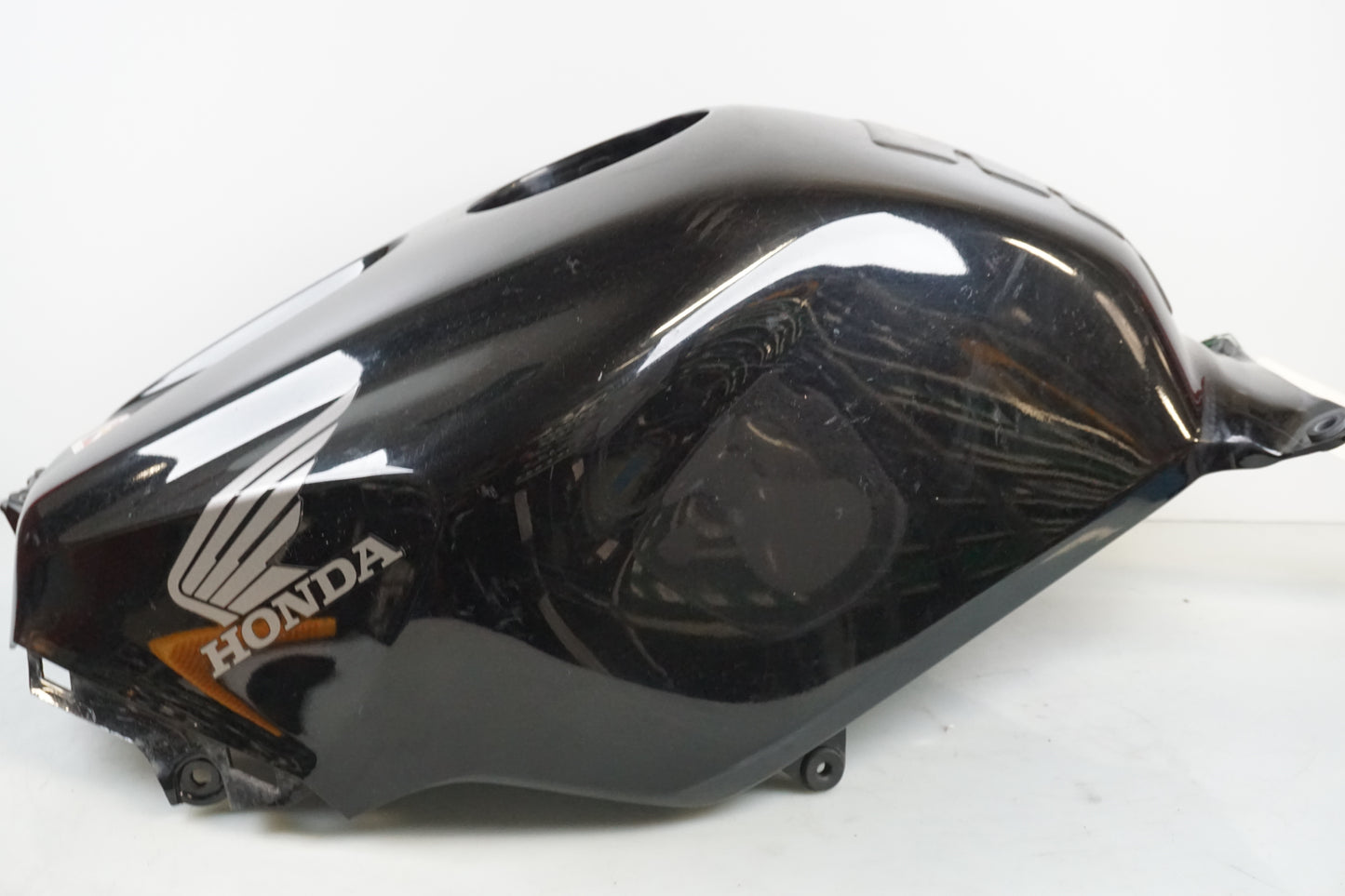 Snett uppifrån på Bensintankskåpa från en Honda CBR 600 RR -2003 motorcykel.
