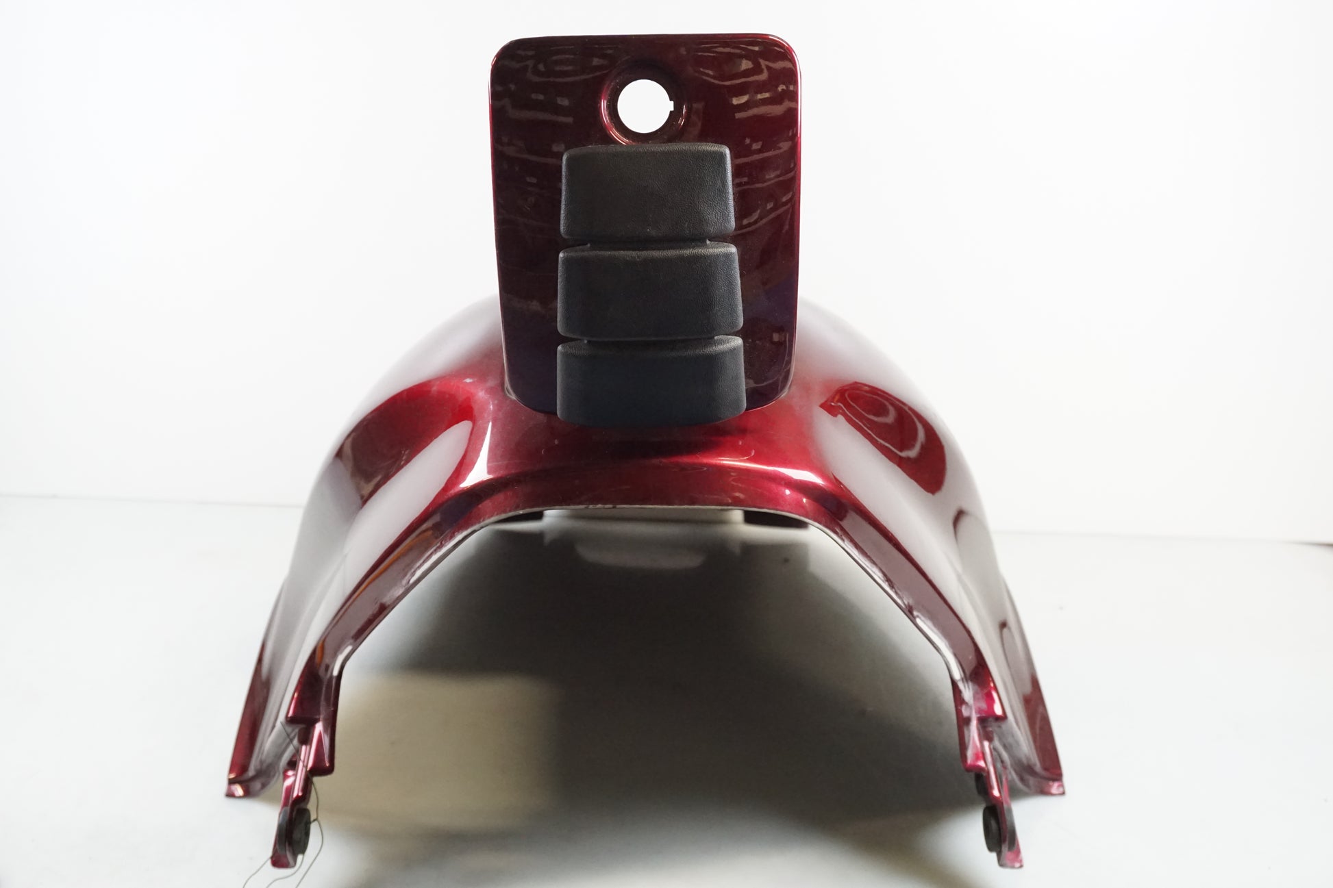 Vänster sida på Bensintankskåpa från en Honda ST 1100 -1998 motorcykel.