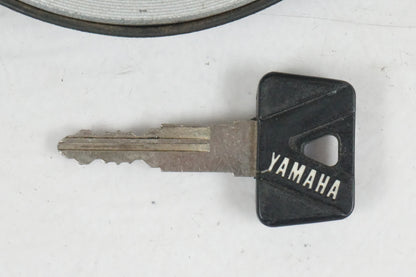 Baksidan på Tanklock från en Yamaha FZ 750 -1988 motorcykel.