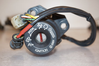 Extrabilder på Låssats från en Ducati Monster 696 -2008 motorcykel.