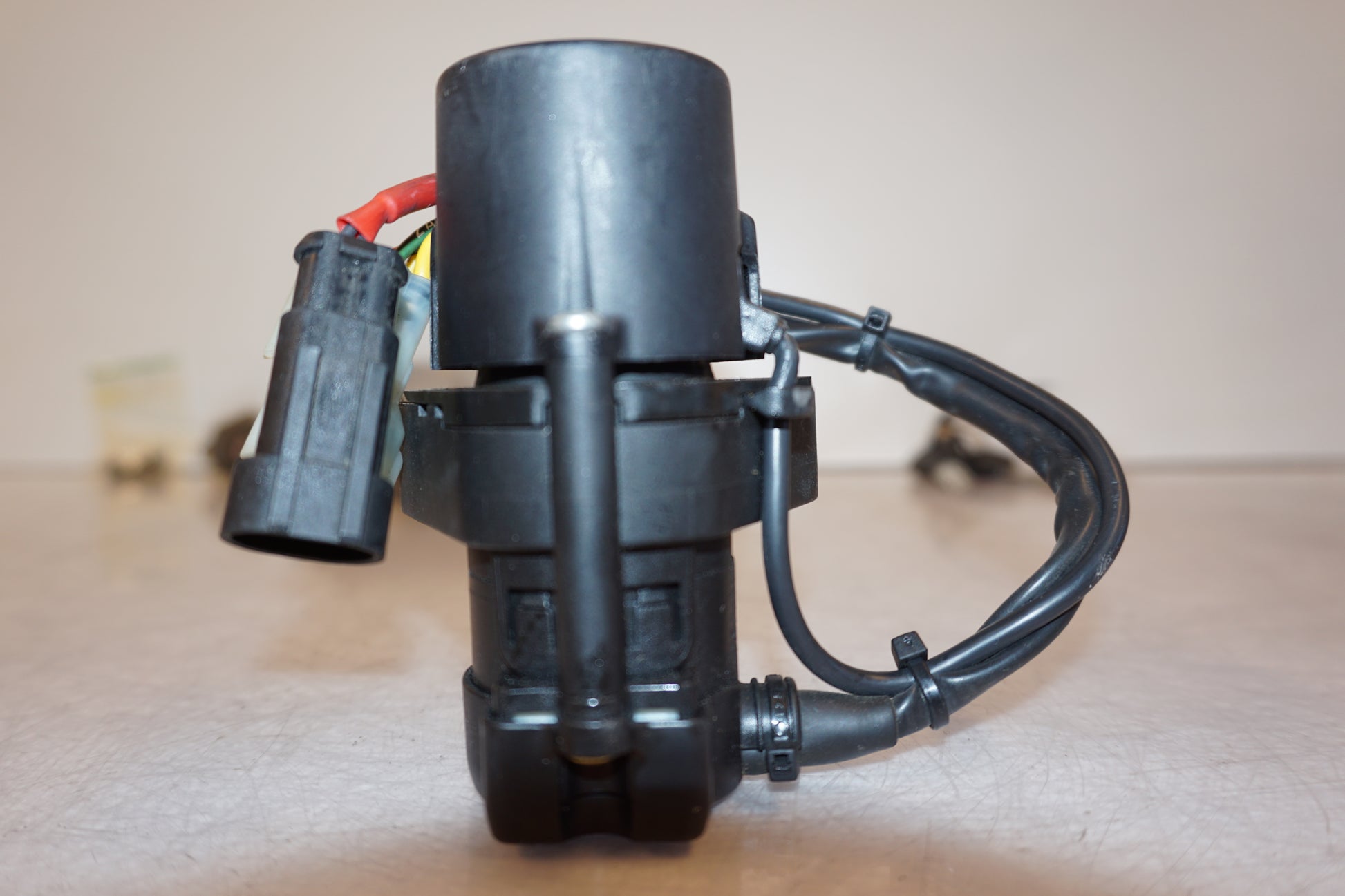 Extrabilder på Låssats från en Ducati Monster 696 -2008 motorcykel.