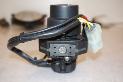 Extrabilder på Låssats från en Ducati Monster 696 -2008 motorcykel.