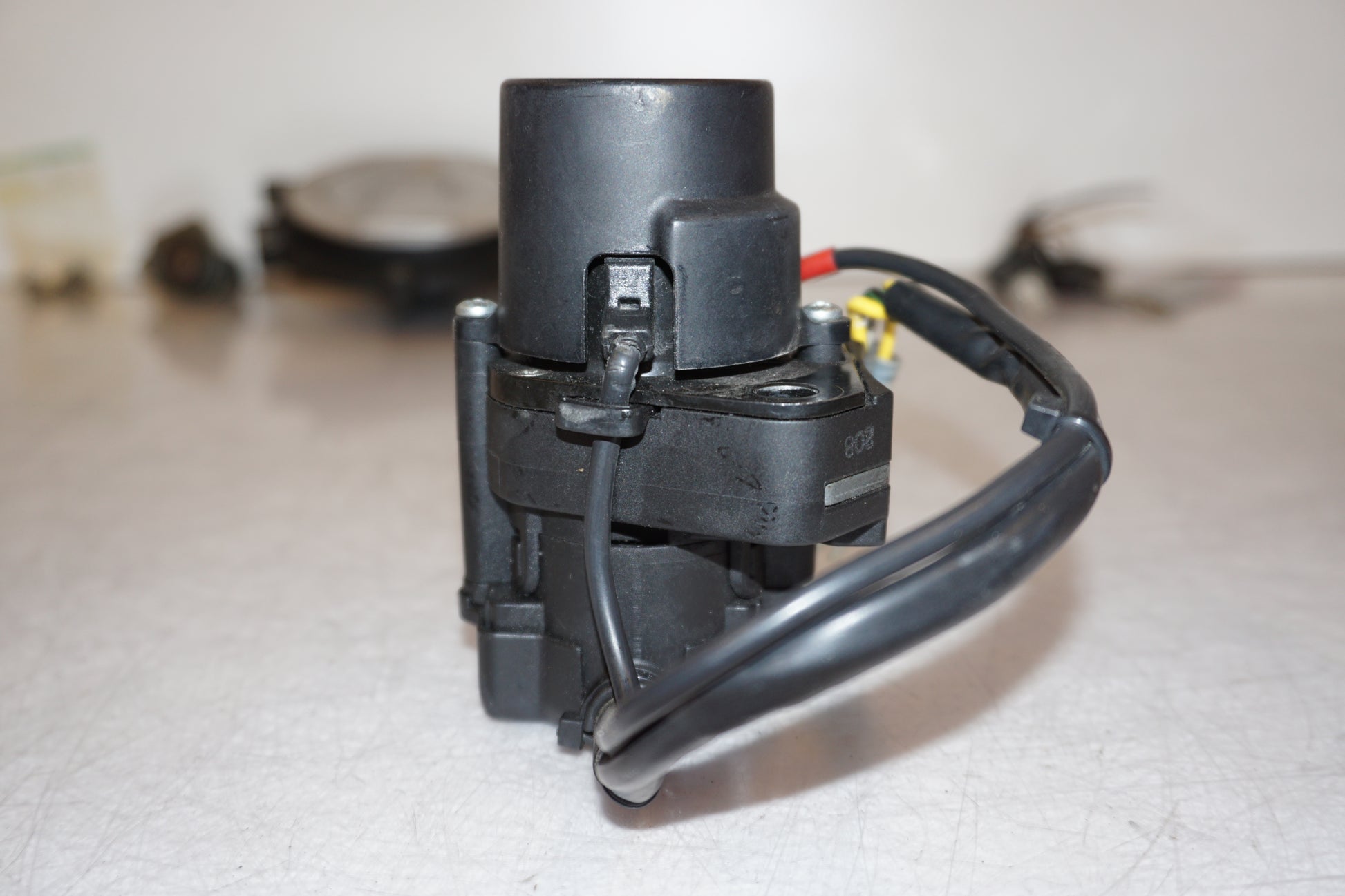 Extrabilder på Låssats från en Ducati Monster 696 -2008 motorcykel.