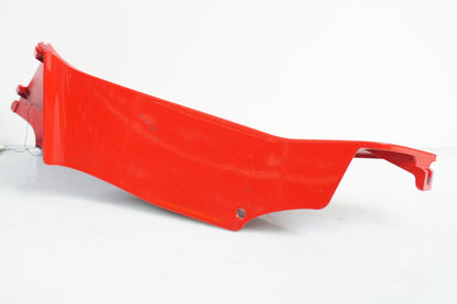 Höger sida på Toppkåpsinsida från en Honda CBR 600 RR -2003 motorcykel.