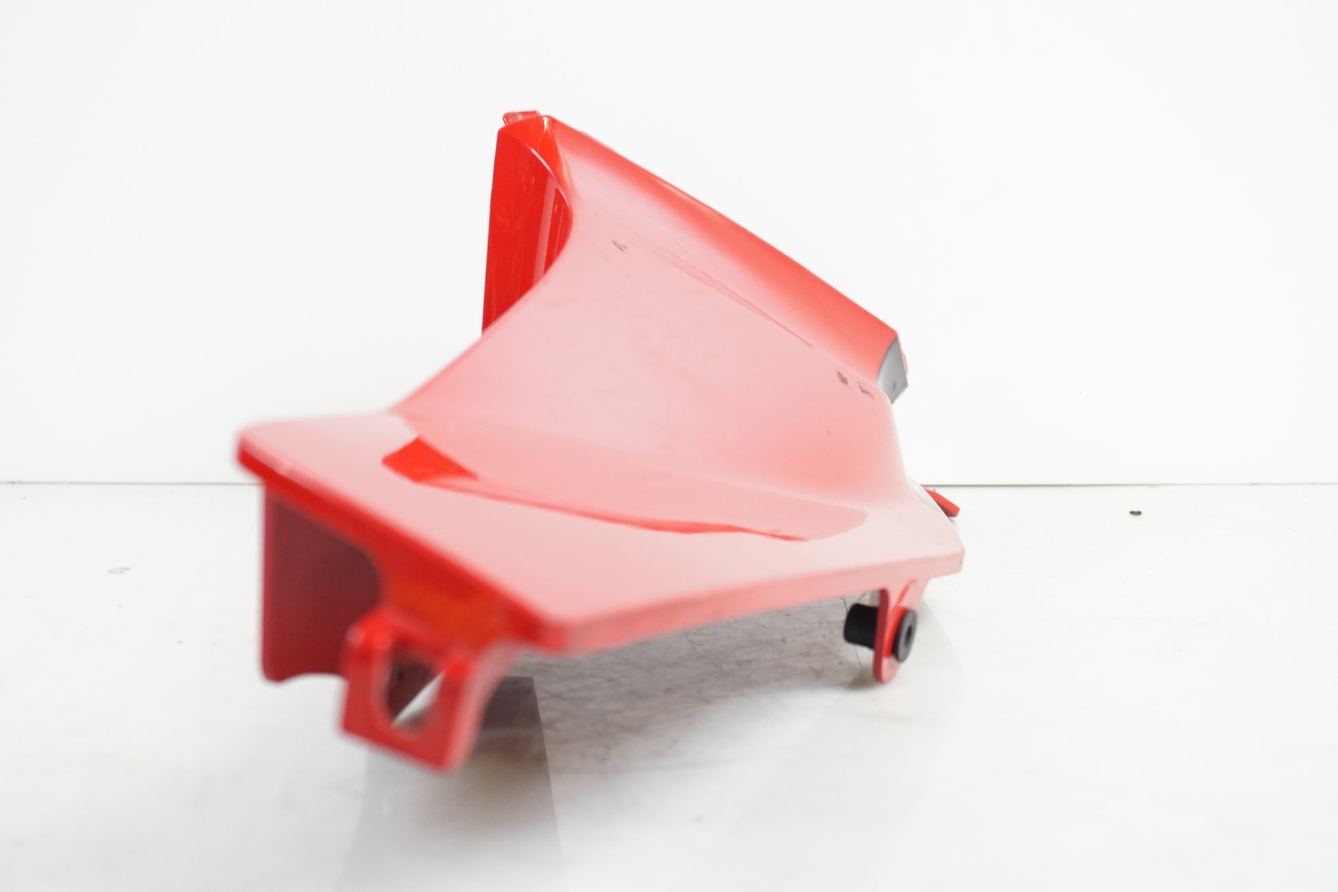 Vänster sida på Toppkåpsinsida från en Honda CBR 600 RR -2003 motorcykel.