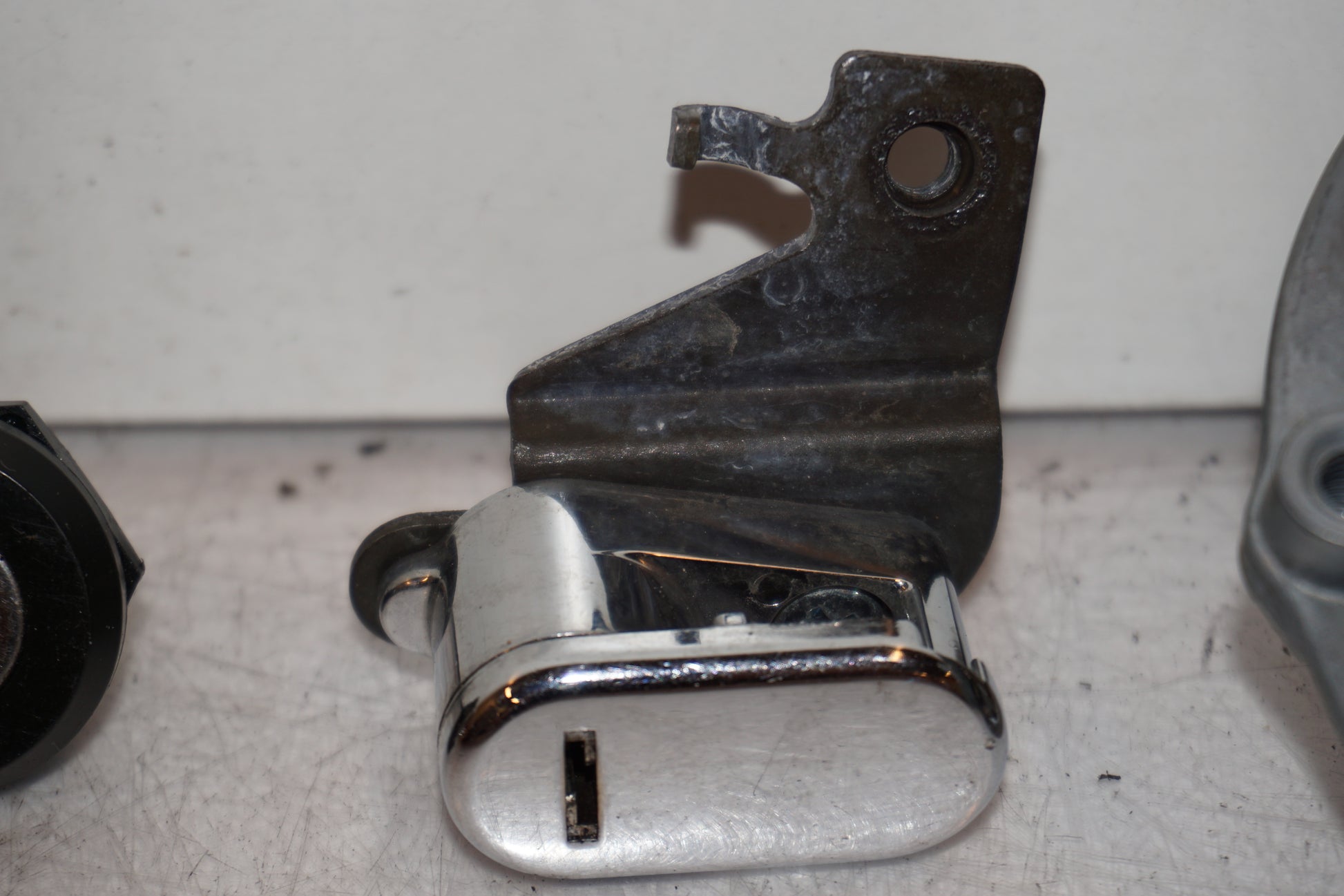 Snett uppifrån på Låssats från en Suzuki VZ 1600 -2005 motorcykel.