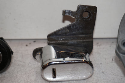 Snett uppifrån på Låssats från en Suzuki VZ 1600 -2005 motorcykel.