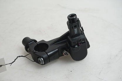 Étrier de connexion