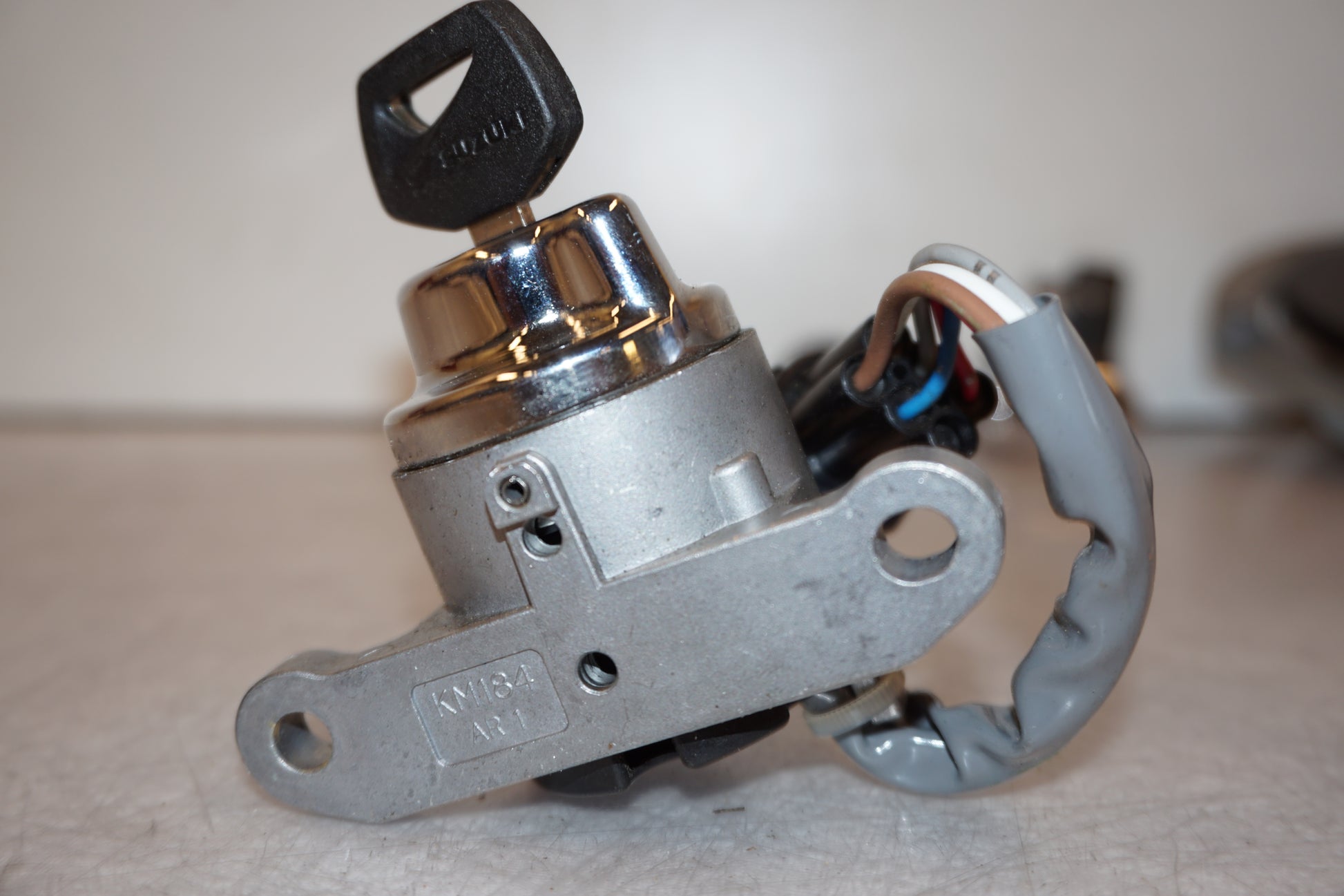 Extrabild5 på Låssats från en Suzuki VZ 1600 -2005 motorcykel.