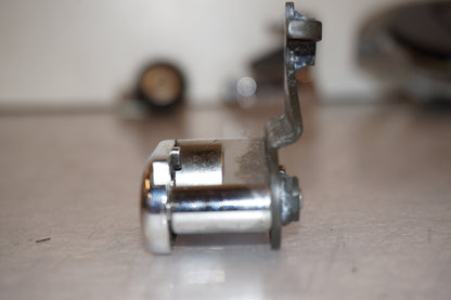 Extrabilder på Låssats från en Suzuki VZ 1600 -2005 motorcykel.