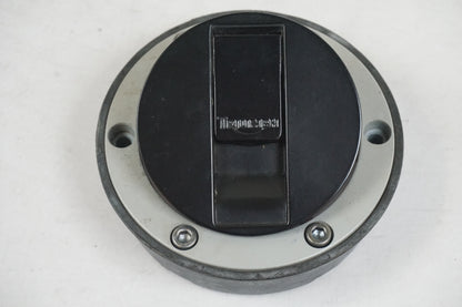 Höger sida på Tanklock från en Triumph Sprint GT -2011 motorcykel.