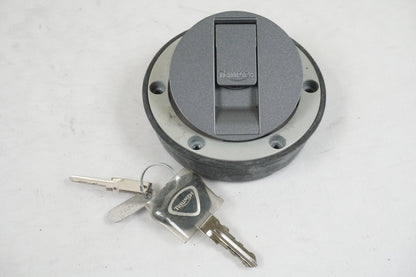 Framsidan på Tanklock från en Triumph Street Triple -2009 motorcykel.