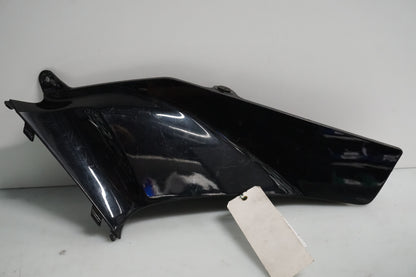 Framsidan på Toppkåpsinsida från en Honda CBR 600 RR -2003 motorcykel.