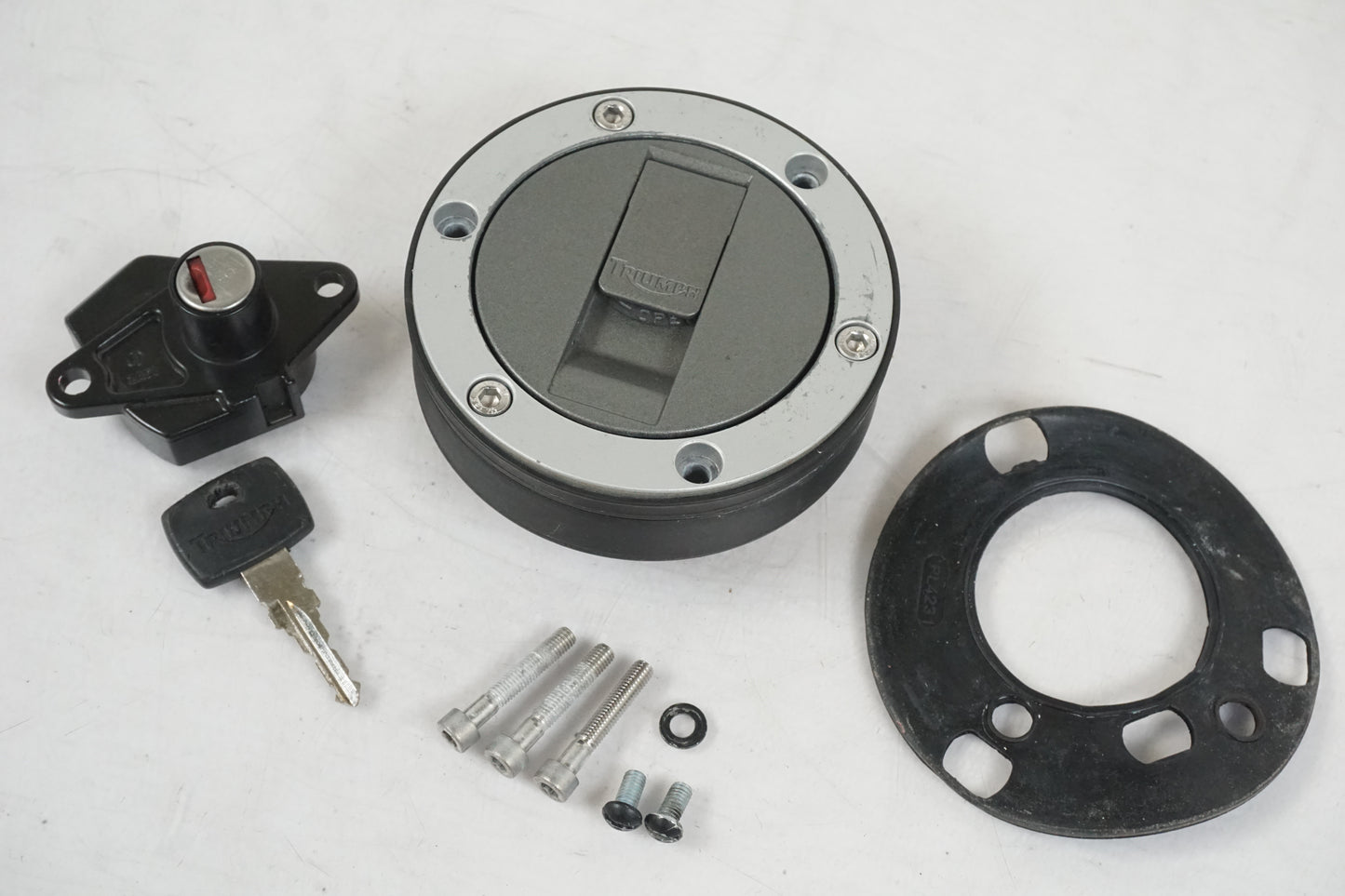 Framsidan på Tanklock från en Triumph Daytona 650 -2005 motorcykel.