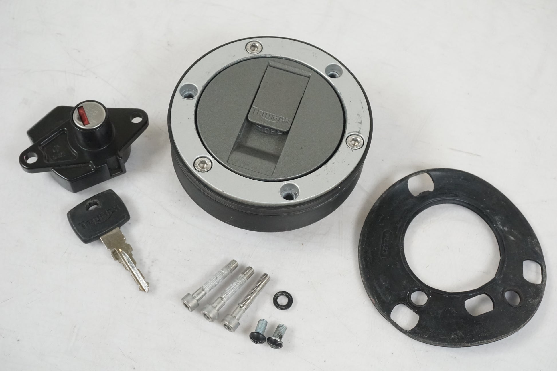 Framsidan på Tanklock från en Triumph Daytona 650 -2005 motorcykel.