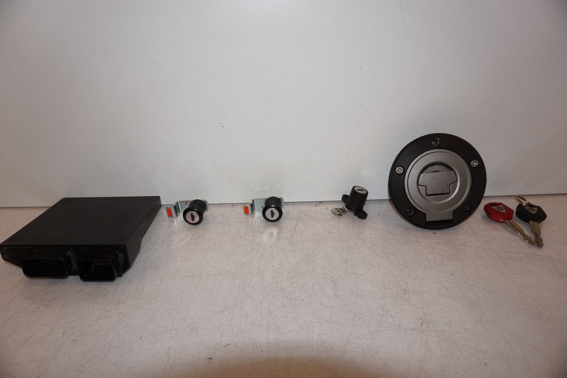 Framsidan på Låssats från en Yamaha FJR 1300 -2016 motorcykel.