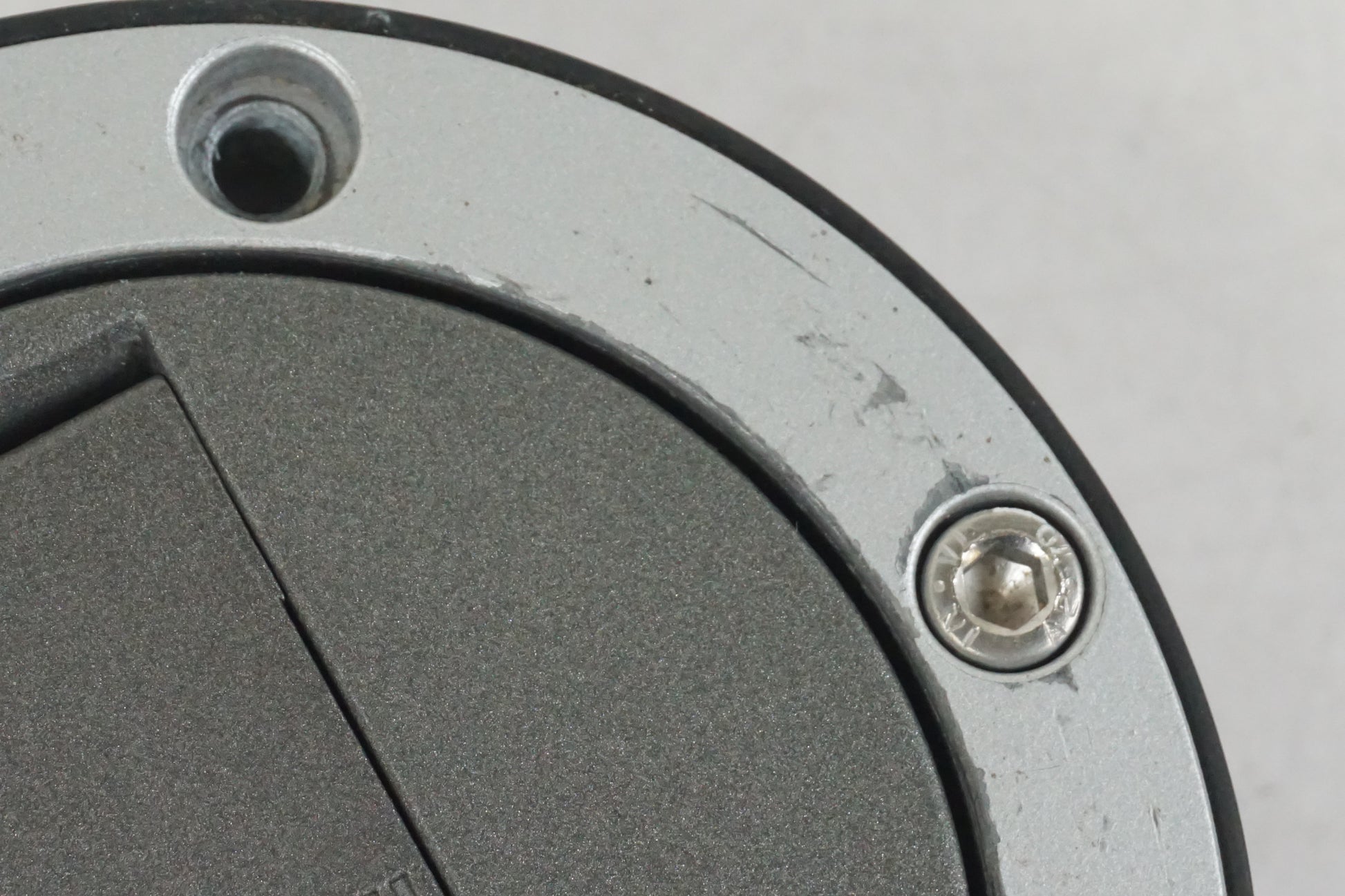 Extrabild1 på Tanklock från en Triumph Daytona 650 -2005 motorcykel.