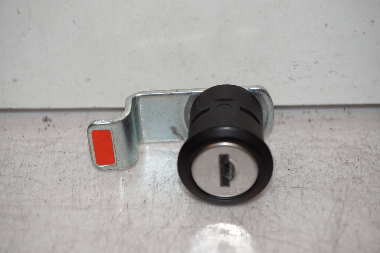 Vänster sida på Låssats från en Yamaha FJR 1300 -2016 motorcykel.