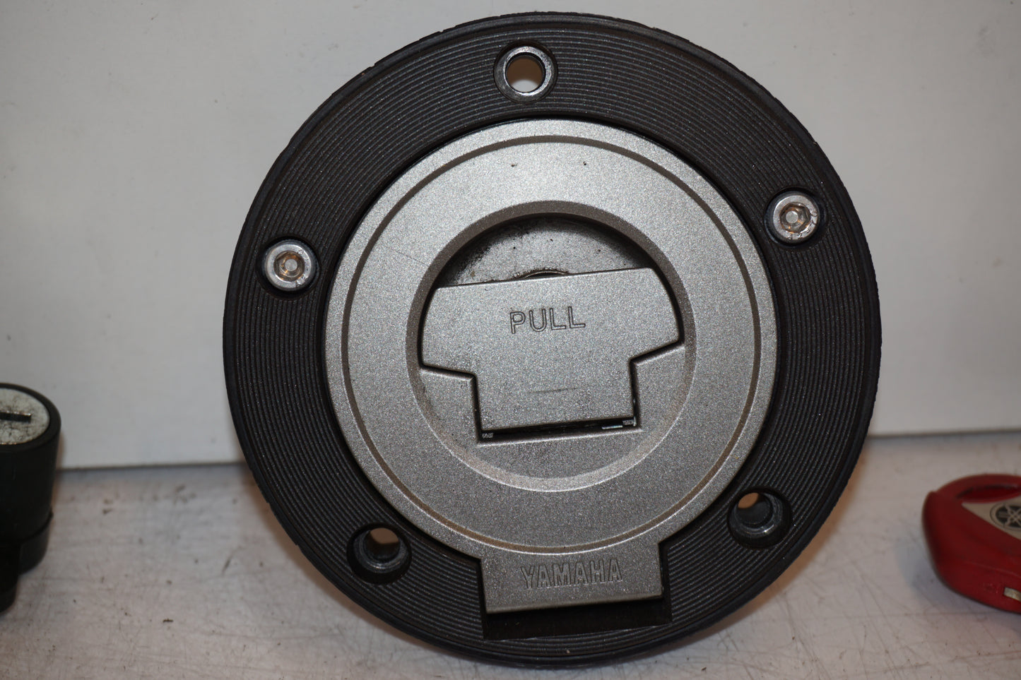 Snett nerifrån på Låssats från en Yamaha FJR 1300 -2016 motorcykel.