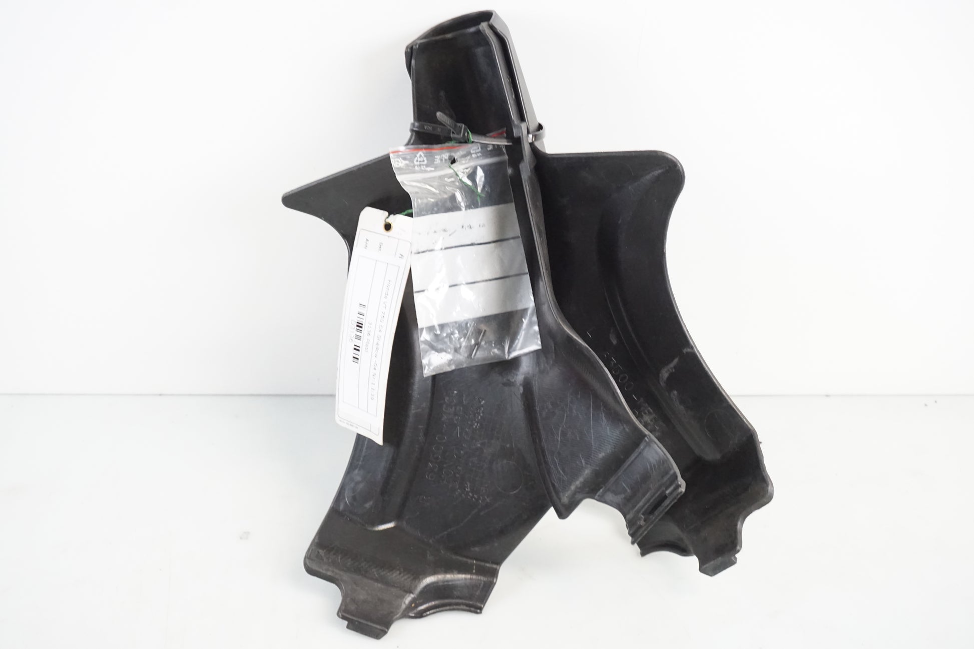 Snett uppifrån på Plast från en Honda VT 750 -2004 motorcykel.