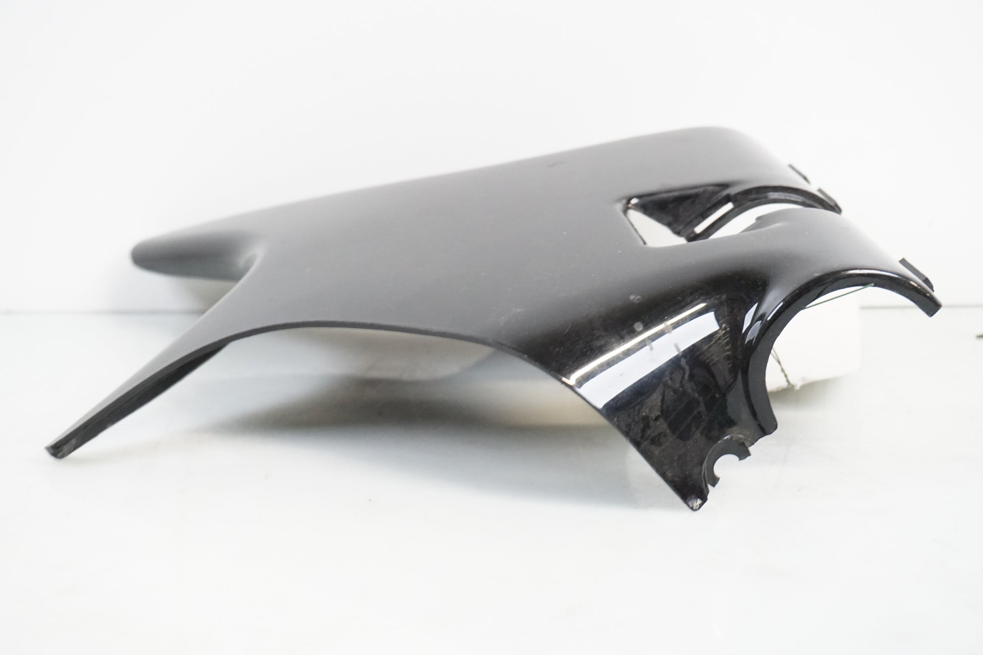 Vänster sida på Styrkåpa från en Honda VT 600 C -1999 motorcykel.